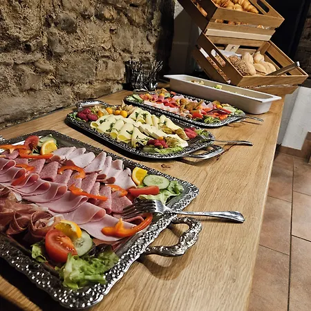 Zum Loewen Hotell 3*